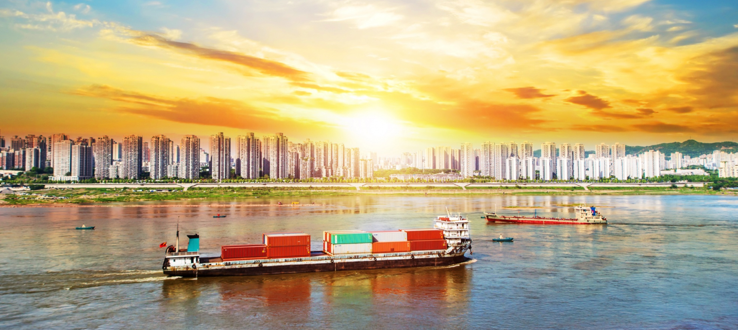 Keuntungan Menggunakan Jasa Freight Forwarding untuk Bisnis: Efisien & Hemat Biaya